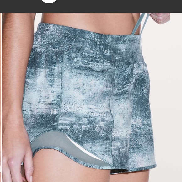 Lululemon Hotty Hot Short II *Long 4" Azurite Mint Tint Multi / Mystic Green 6 - Picture 4 of 15